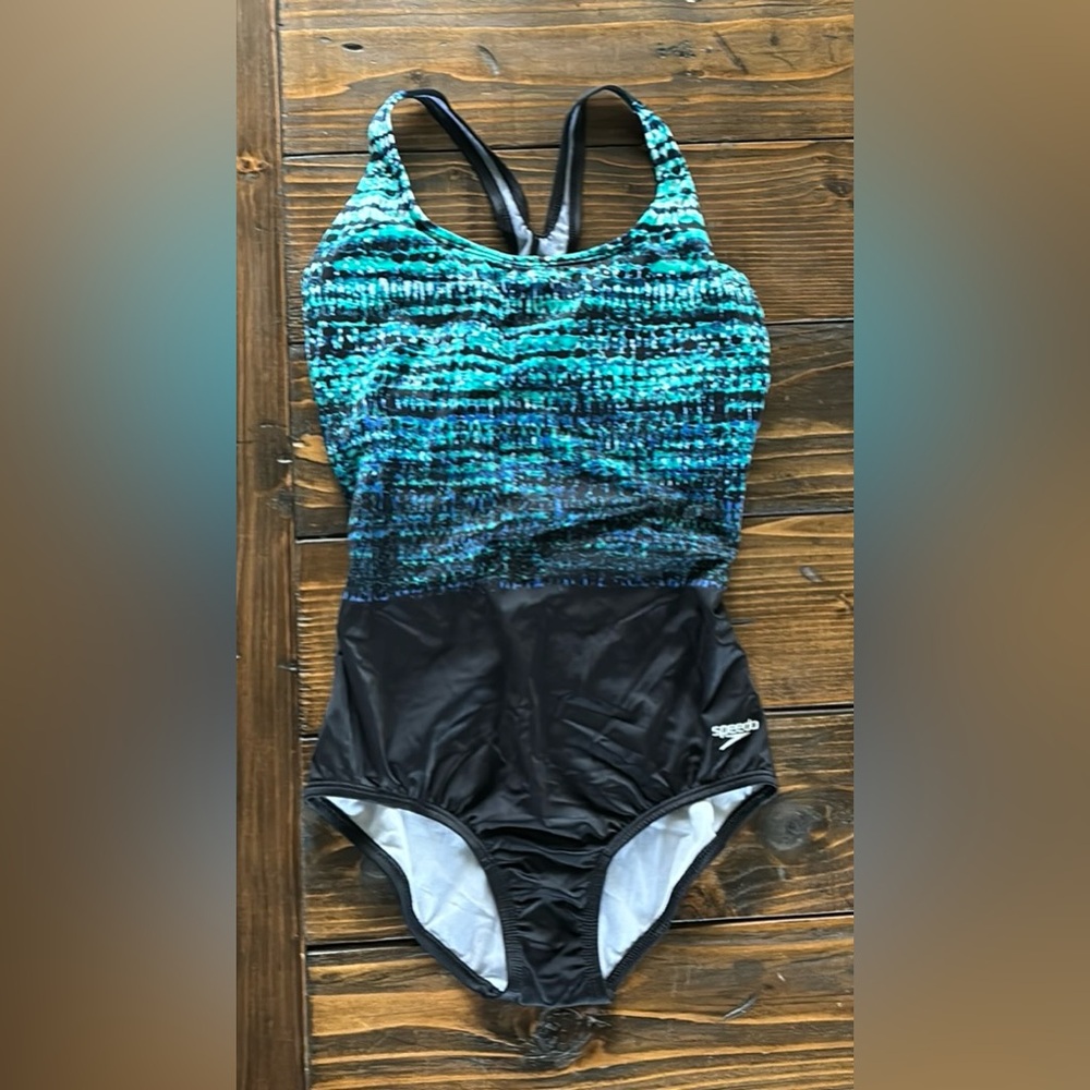 One piece Speedo - size 6